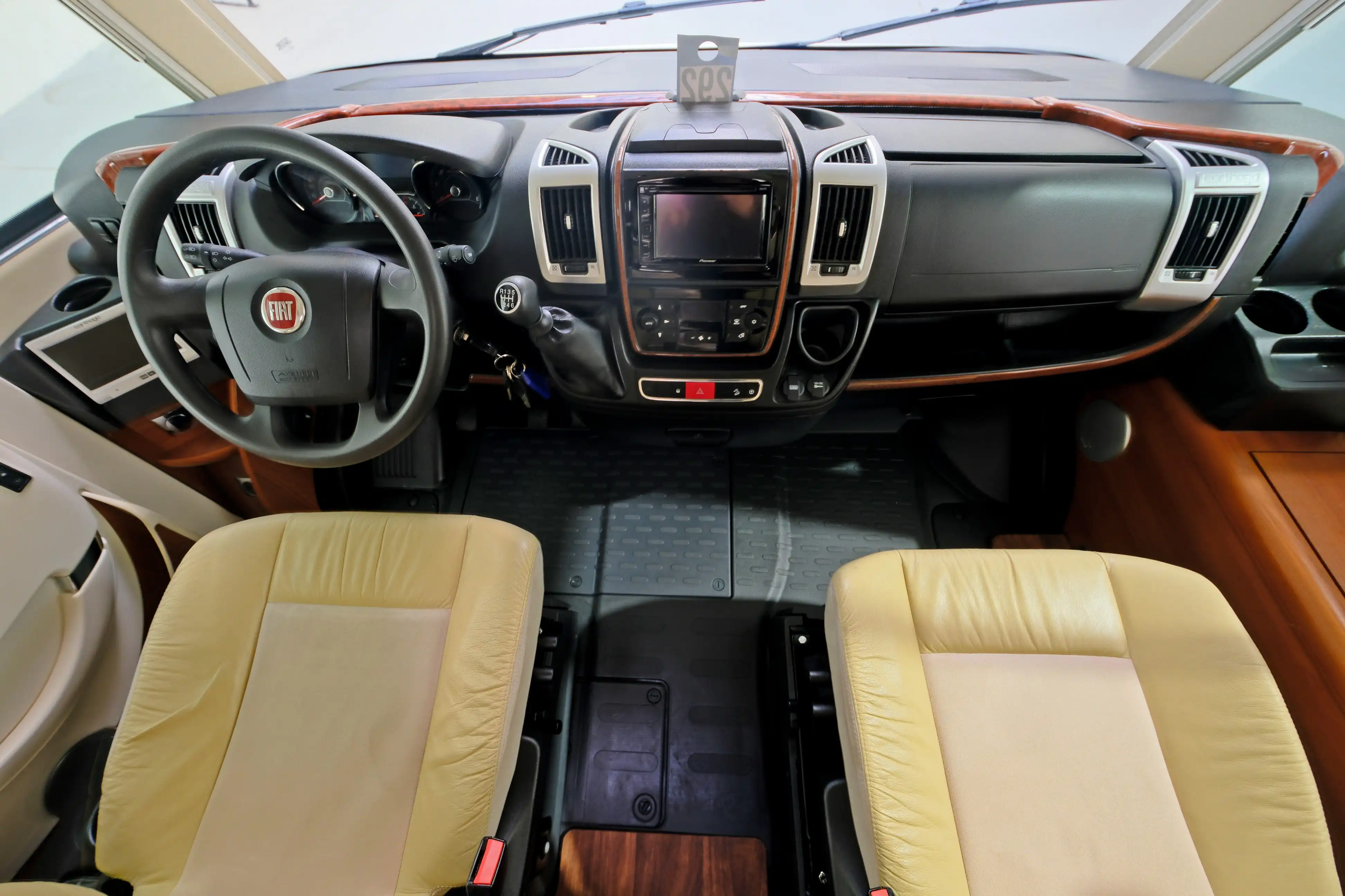 CARTHAGO Chic E-Line I 49 Yachting